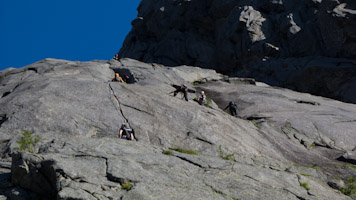 Viele Kletterer auf den Lofoten